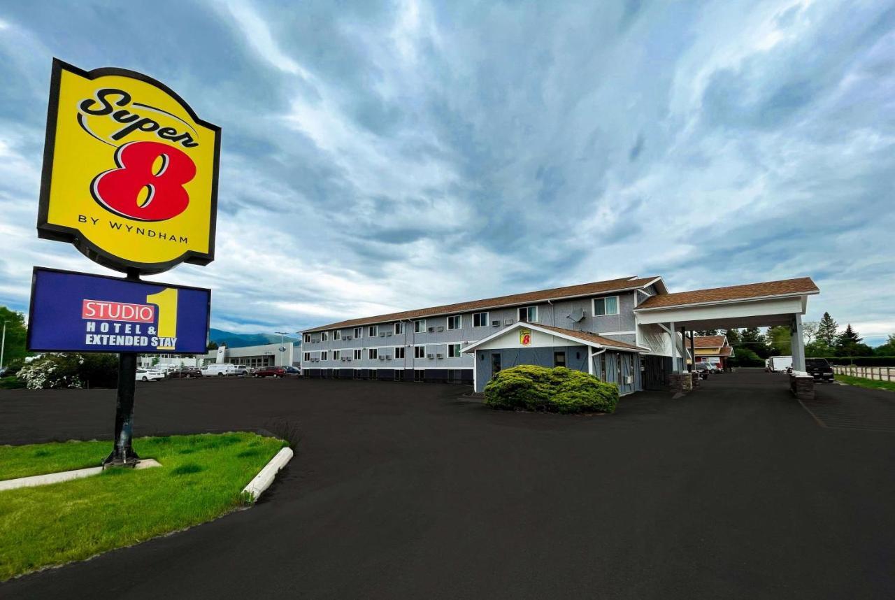 Super 8 By Wyndham Missoula/Brooks Street Hotel Ngoại thất bức ảnh