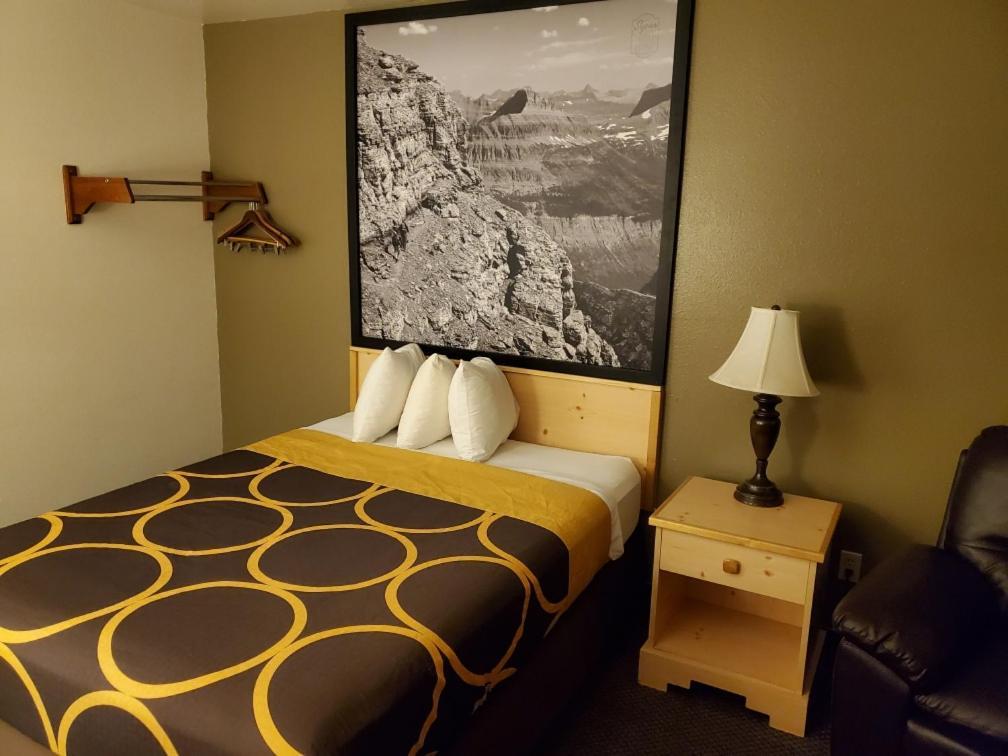 Super 8 By Wyndham Missoula/Brooks Street Hotel Ngoại thất bức ảnh