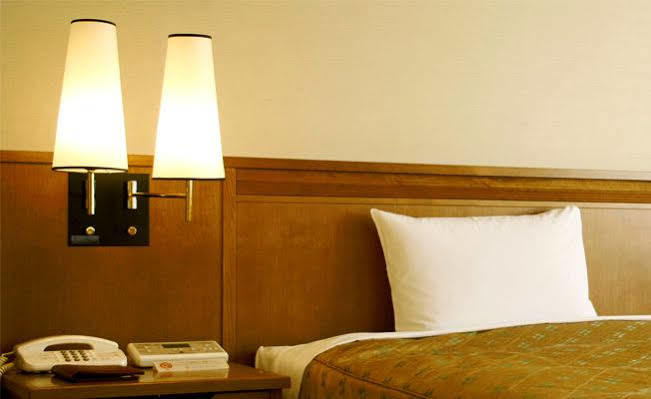 Super 8 By Wyndham Missoula/Brooks Street Hotel Ngoại thất bức ảnh